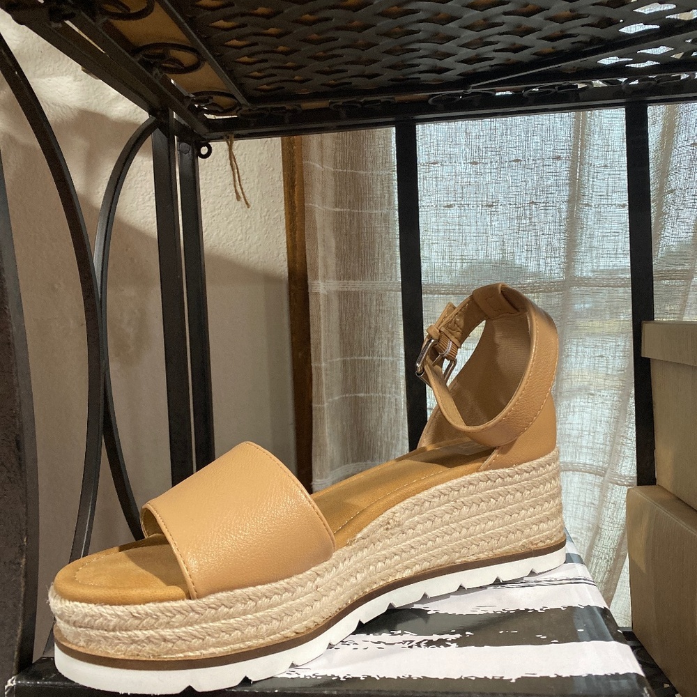 baker camel sandal